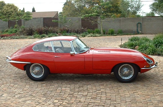 Jaguar E-Type 2+2