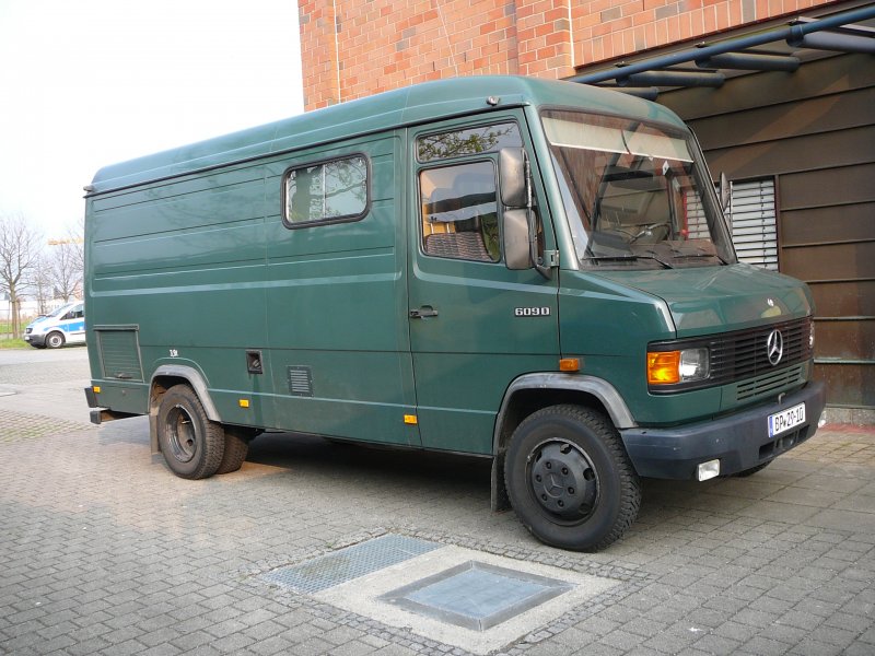 Mercedes-Benz T2/LN1 Pritsche/Fahrgestell