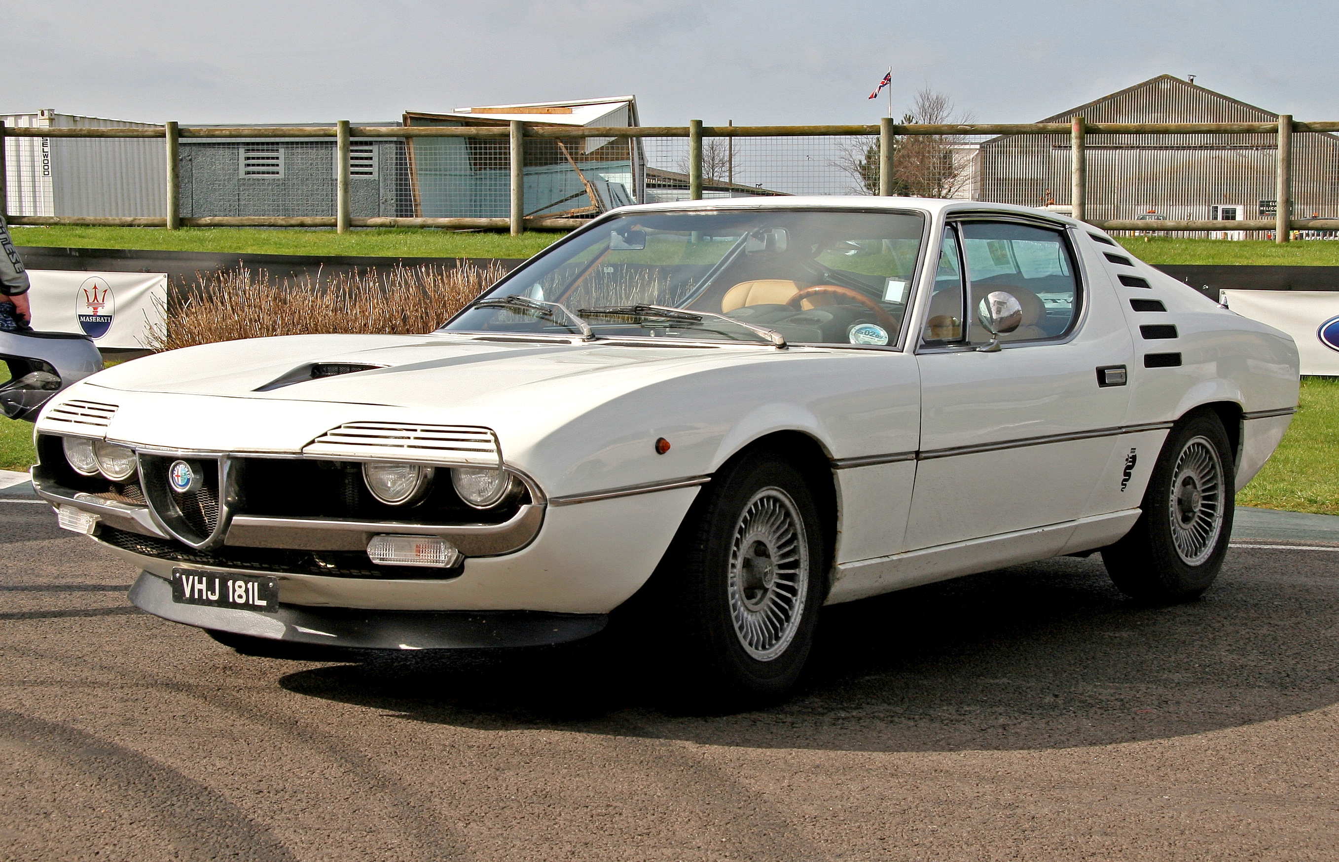 Alfa Romeo Montreal